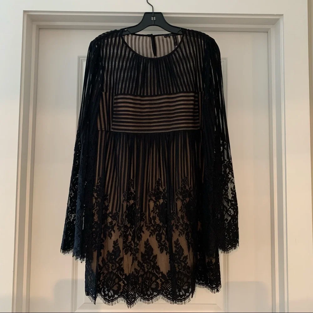 💞3 for $50💞BCBGMAXAZRIA black lace babydoll mini dress size Medium - Picture 5 of 14